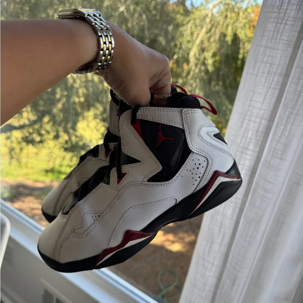 Jordan true flight white varsity red black 5 6.5